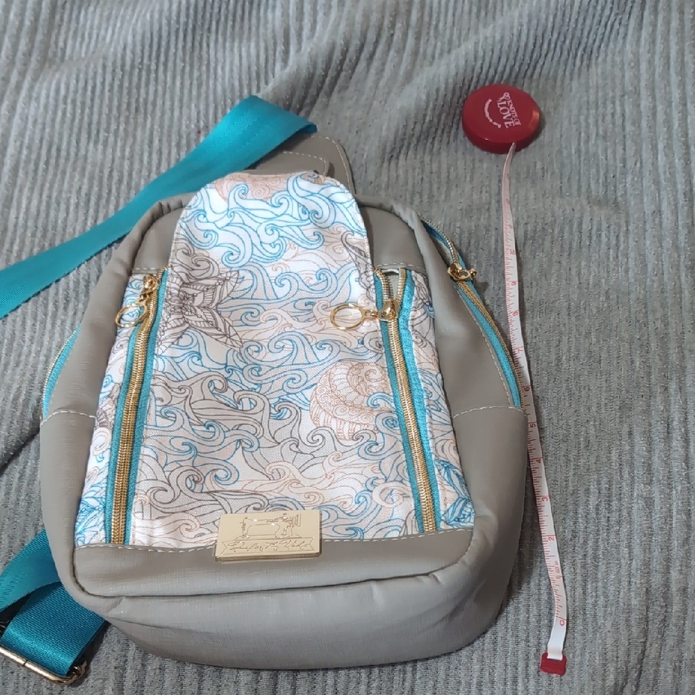 Gray and Teal Wave-Print Crossbody Bag with Gold Hardware